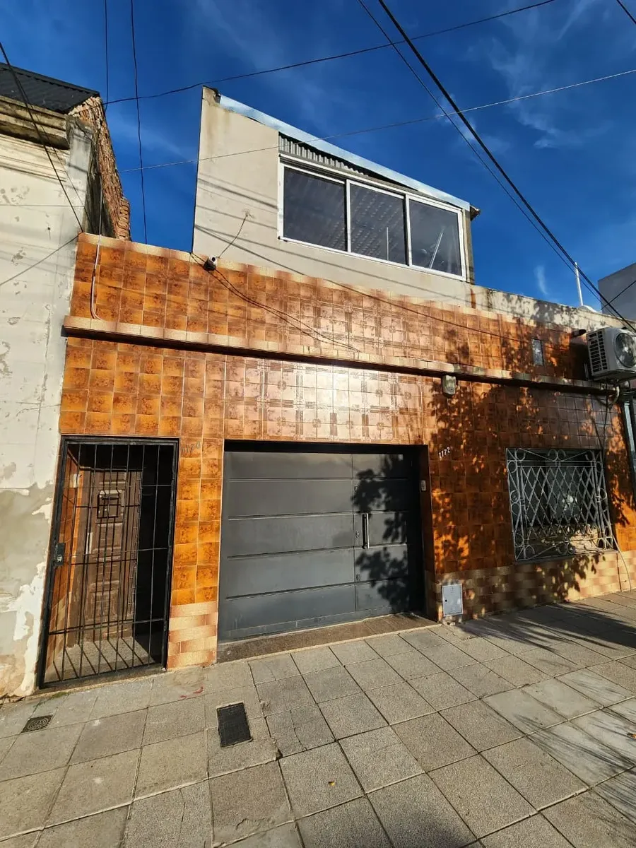 PH de dois ambientes com pátio em Lanús