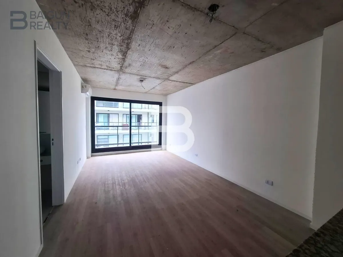 Квартира-студия новая с балконом в Colegiales