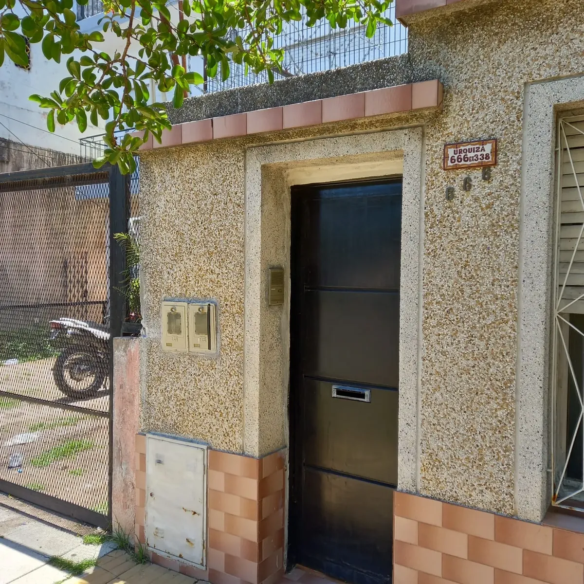Квартира на первом этаже без лифта в Quilmes