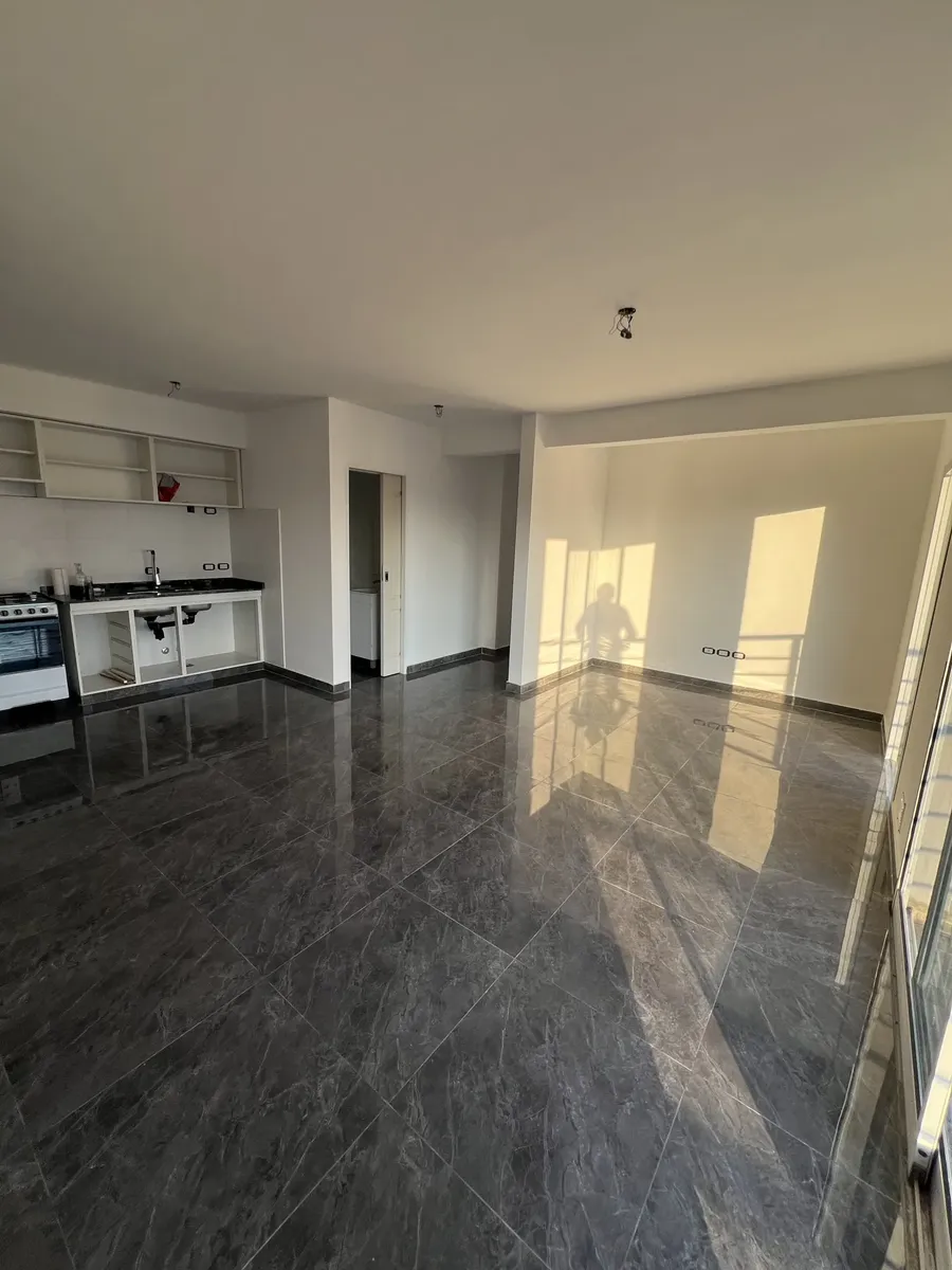 Departamento de 3 ambientes en alquiler en Lanús Oeste