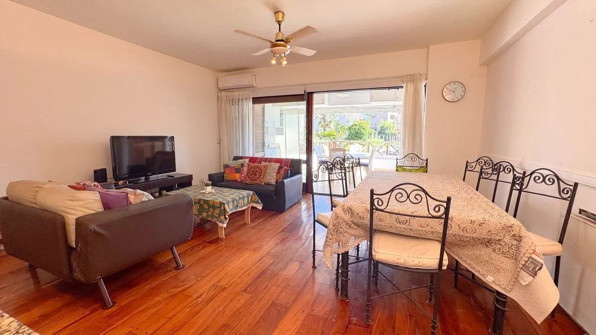 Two-bedroom apartment in Victoria