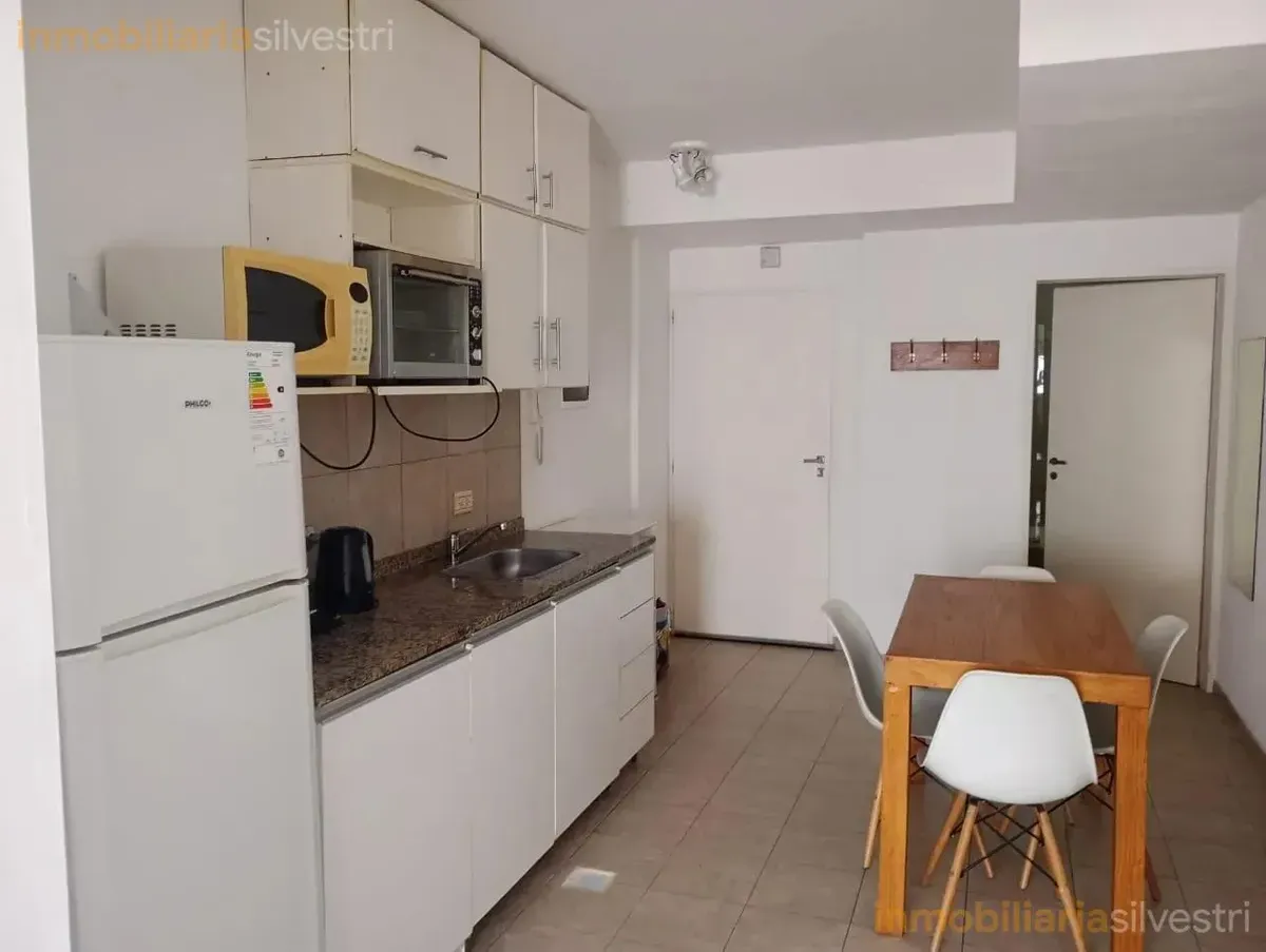 Kitnet mobiliada para alugar em Villa Crespo