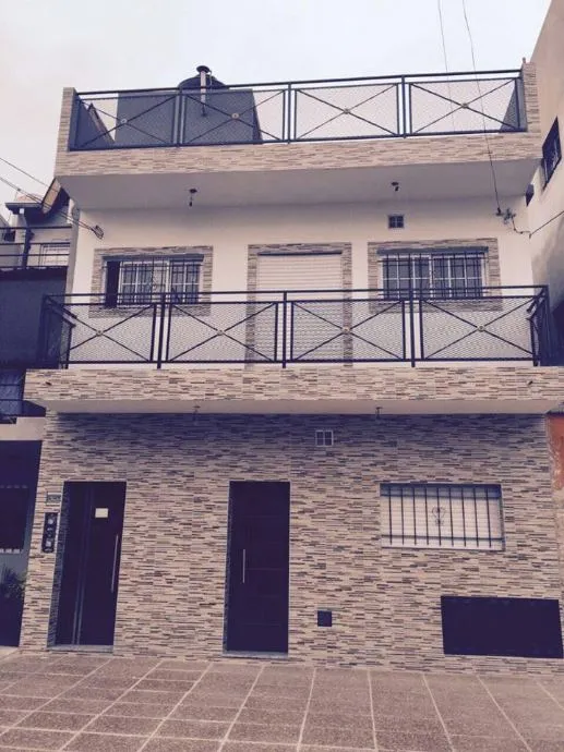 Street-facing ground-floor two-bedroom apartment in Ciudadela