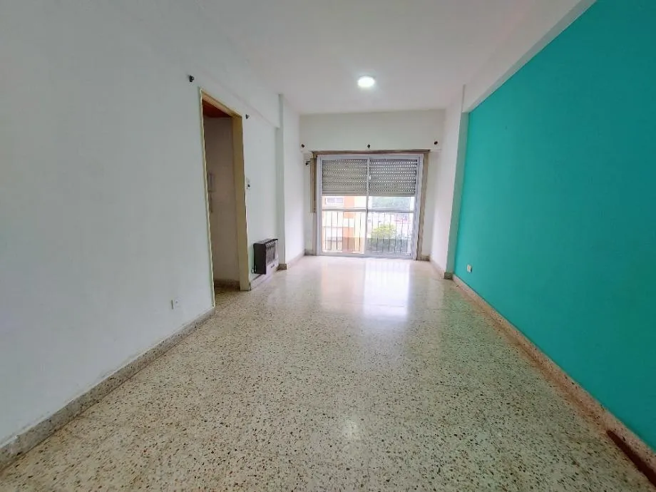 Apartamento de 2 ambientes com 1 quarto em Lanús Este
