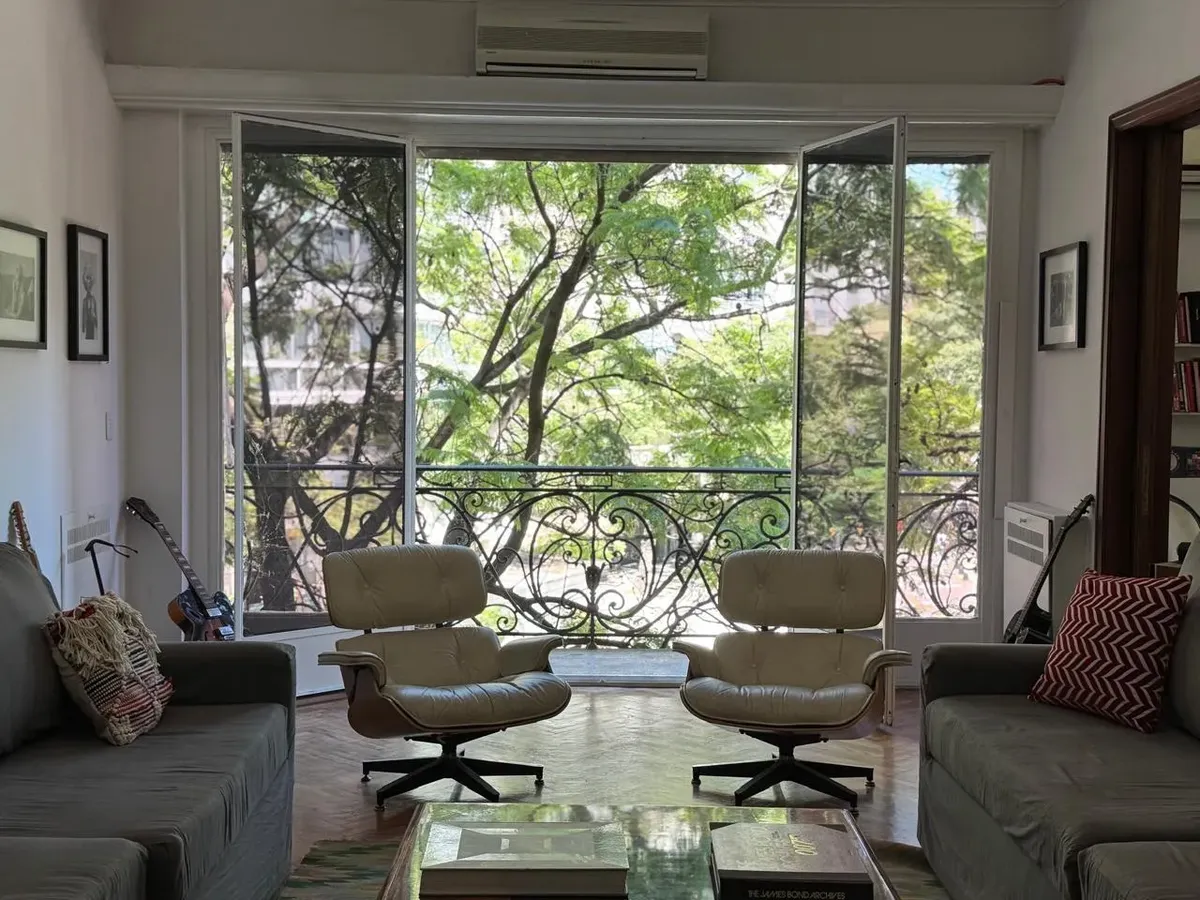 Меблированная квартира с 4 спальнями напротив Plaza San Martín в Retiro