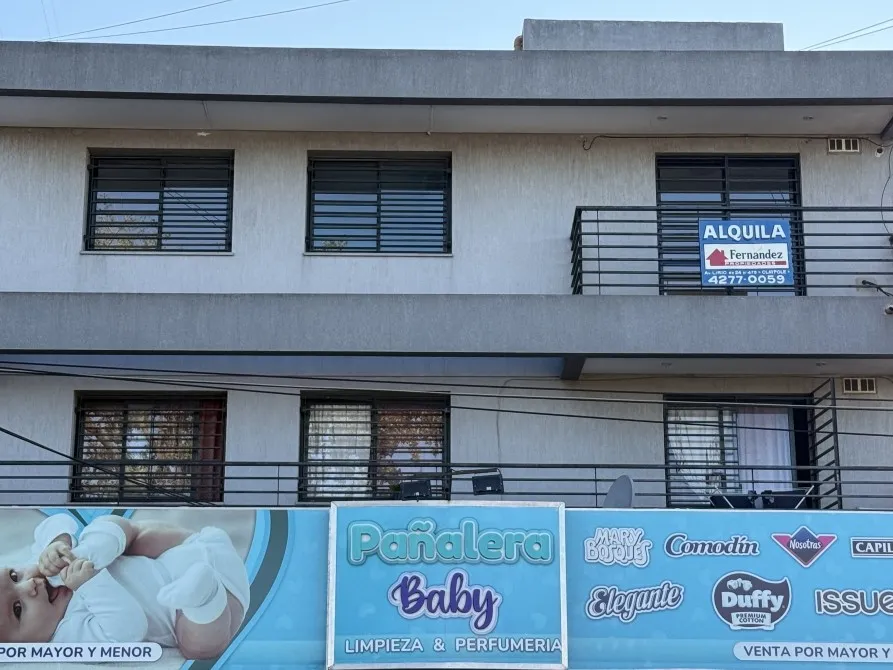 Внутренняя двухкомнатная квартира в Quilmes