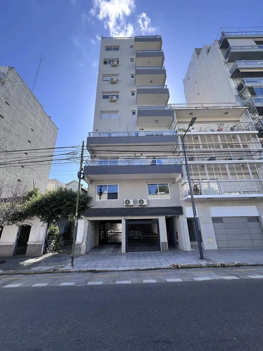 Apartamento de três ambientes com varanda em Villa Crespo