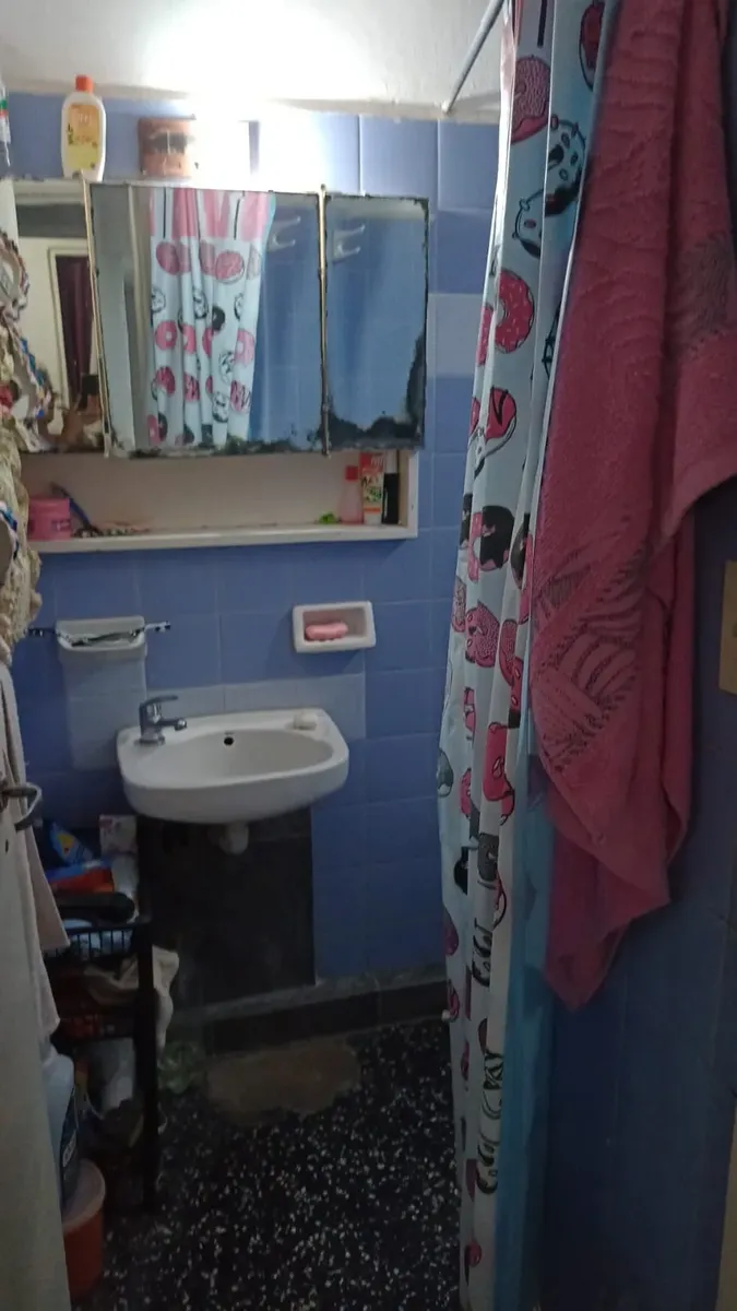 Casa Tipo Departamento De 2 Ambientes Ubicado En El 1er Piso X Escalera Con Entrada Independiente Poder Gas Natural Luz Con Medidor Independiente Cocina Comedor Y 1 Dormitorio ,poder Balcón Grande