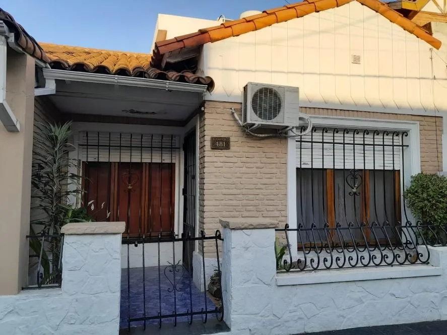 Front-facing three-room PH with patio in Villa Martelli