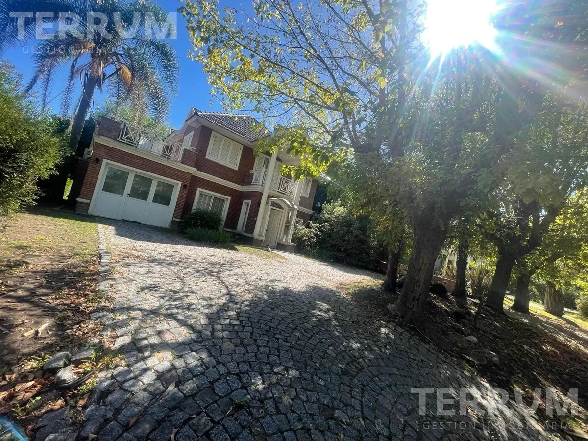 Casa com 3 dormitórios em Solar del Bosque