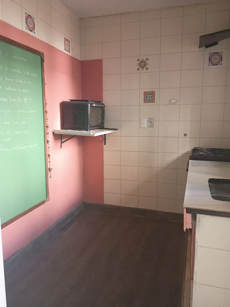 Room rental with private bathroom in Almagro