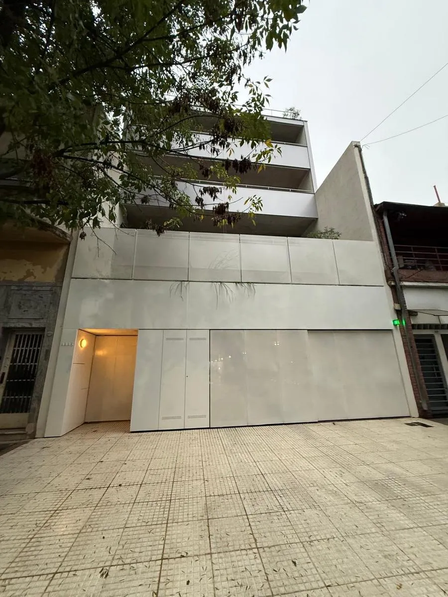 Monoambiente apto profesional con patio en Villa Urquiza