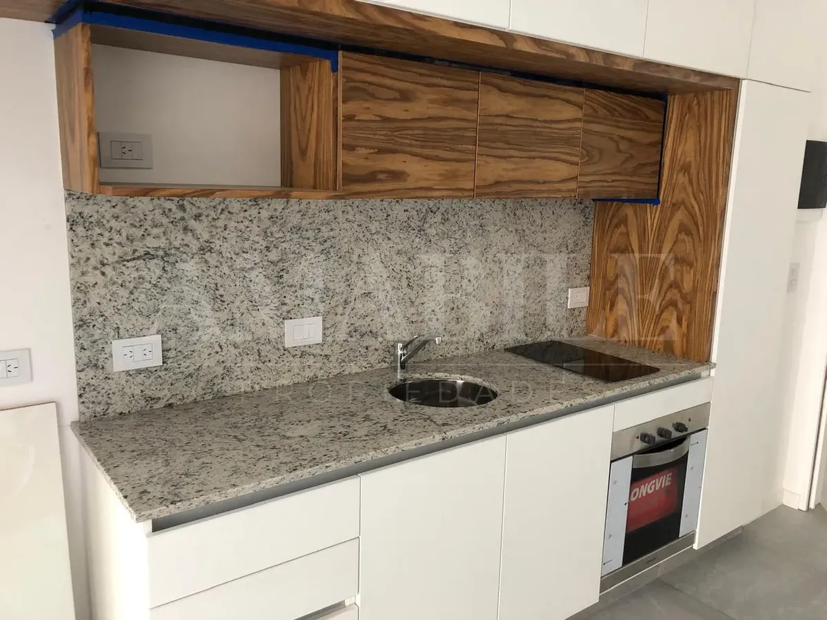 Studio apartment with balcony and parking in Villa Urquiza