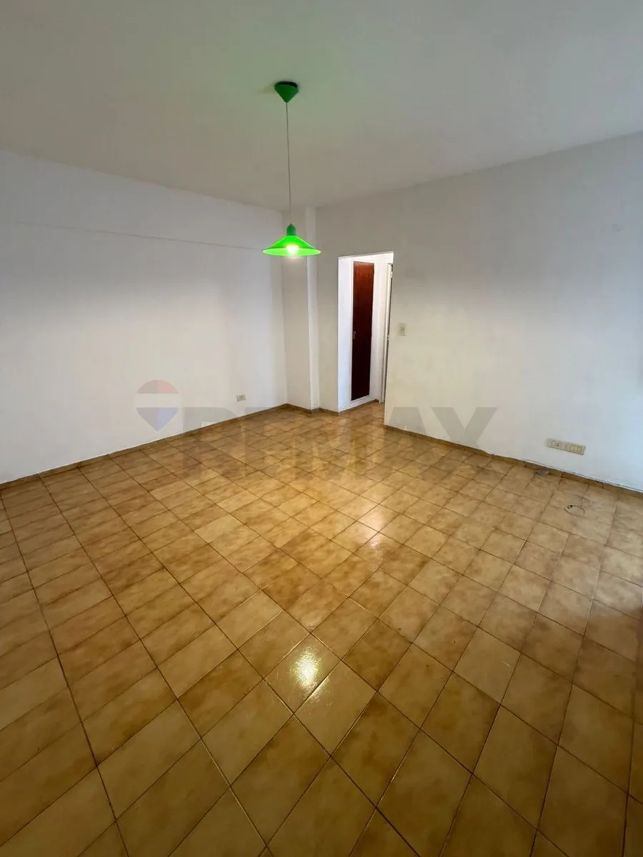 Departamento de 2 ambientes en San Cristóbal sobre Av. Independencia