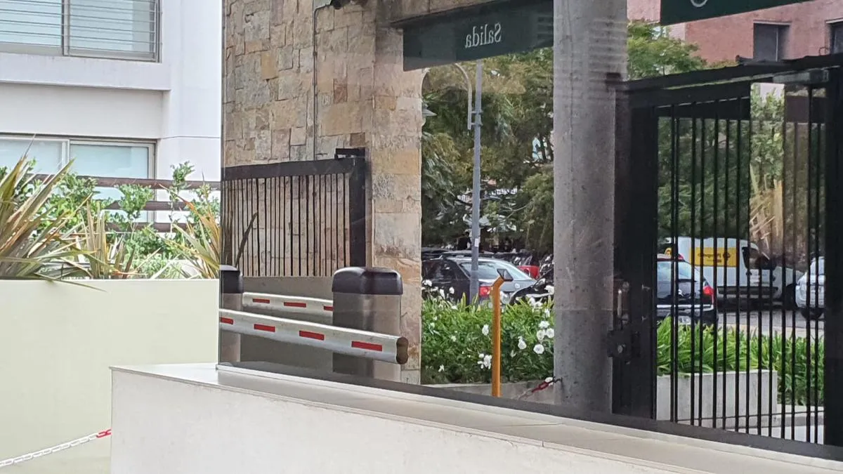 Two-room apartment for rent in Victoria with balcony