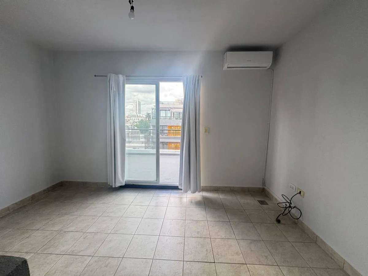 Tríplex de 3 ambientes con terraza y cochera en Florida, Vicente López
