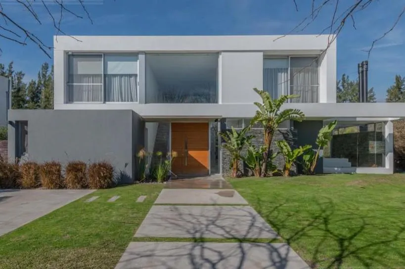Casa en alquiler y venta amueblada de 3 dormitorios en Tigre