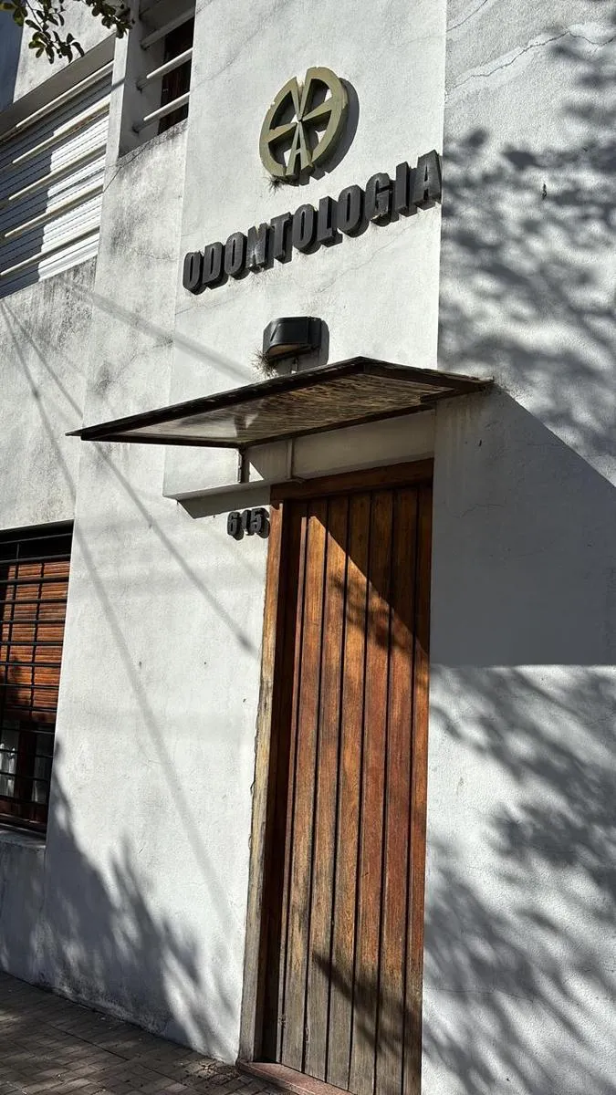 Casa De 1 Dormitorio En Planta Alta, Con Patio