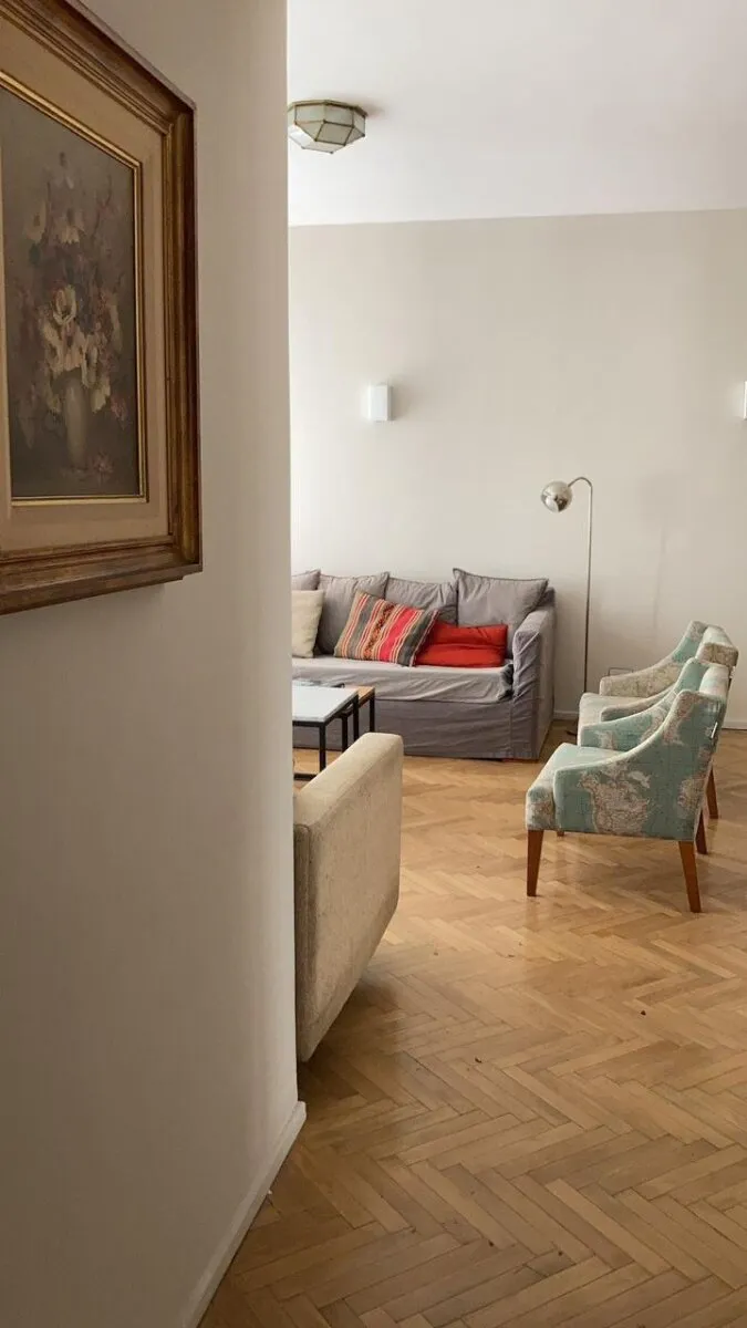 Three-room apartment with service quarter in Retiro