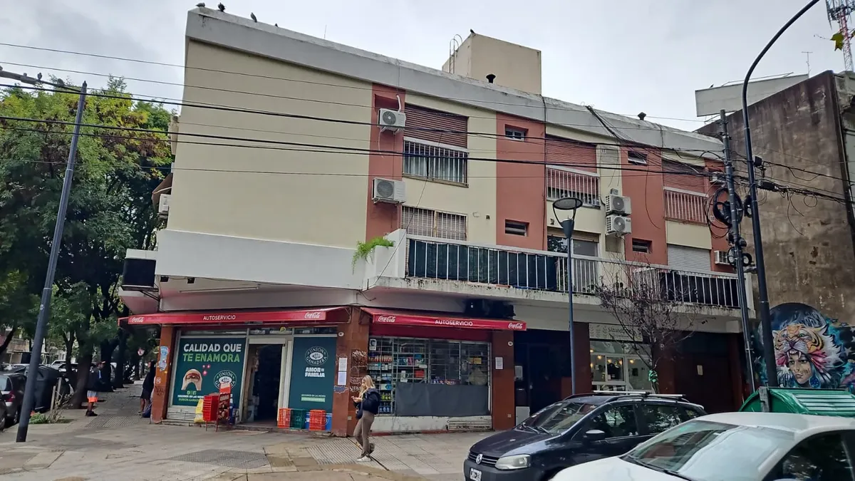 Studio apartment with balcony and private patio in Colegiales