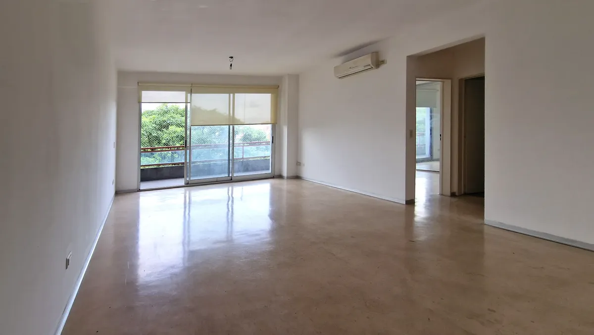 Departamento de 2 ambientes con cochera en Parque Patricios