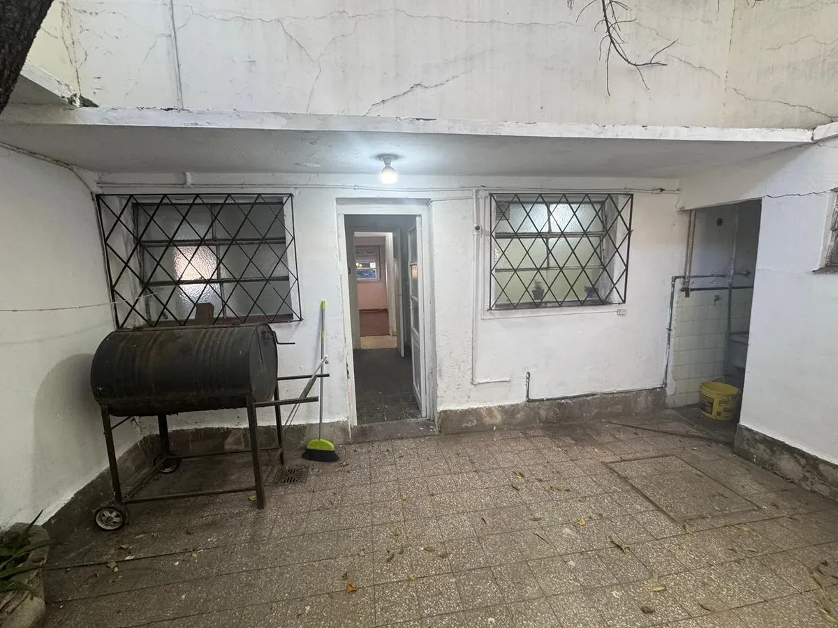 Apartamento de 2 dormitórios com jardim e vaga em Liniers