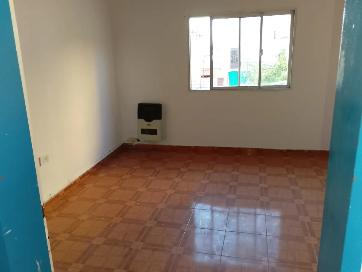 PH com 2 dormitórios e pequeno jardim em Lanús