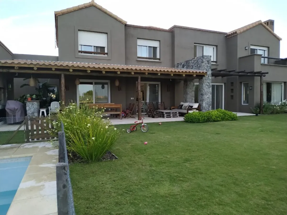 Casa de 3 dormitorios en alquiler en San Francisco, Villanueva, Tigre