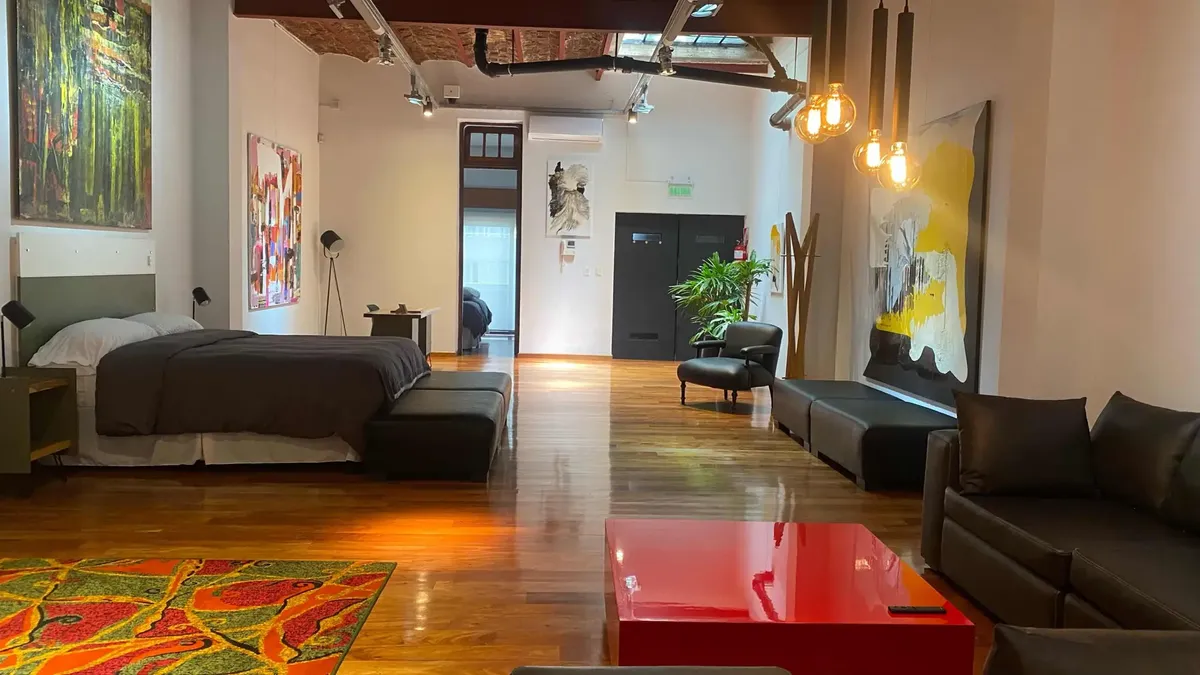 Loft a estrenar de 180 m² con 2 balcones en Monserrat