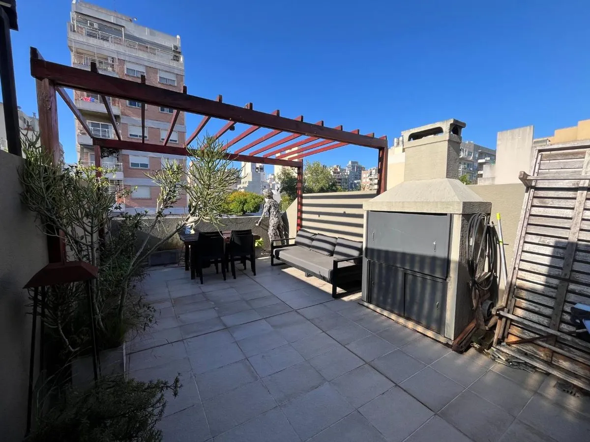 PH triplex amoblado con terraza en Villa Urquiza