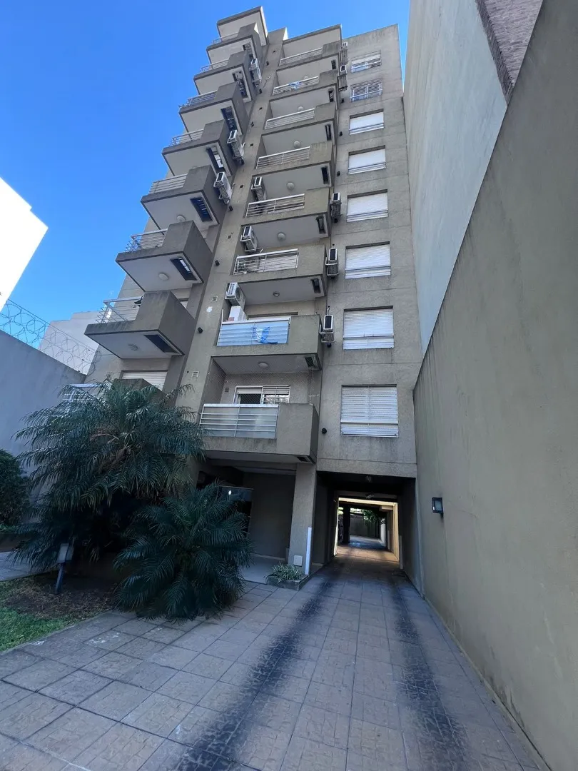 Departamento de 2 ambientes con cochera en Morón Norte