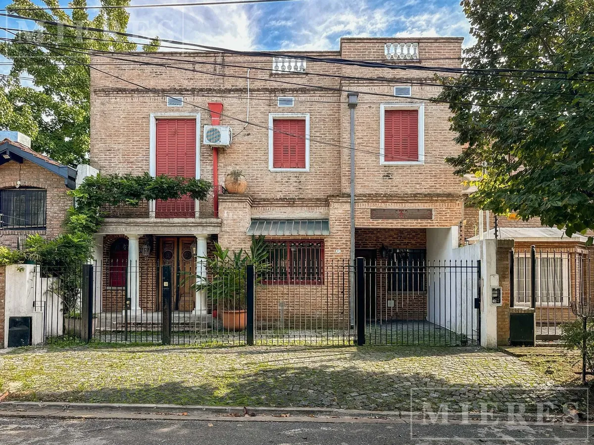 Casa para alugar com 4 quartos em Beccar