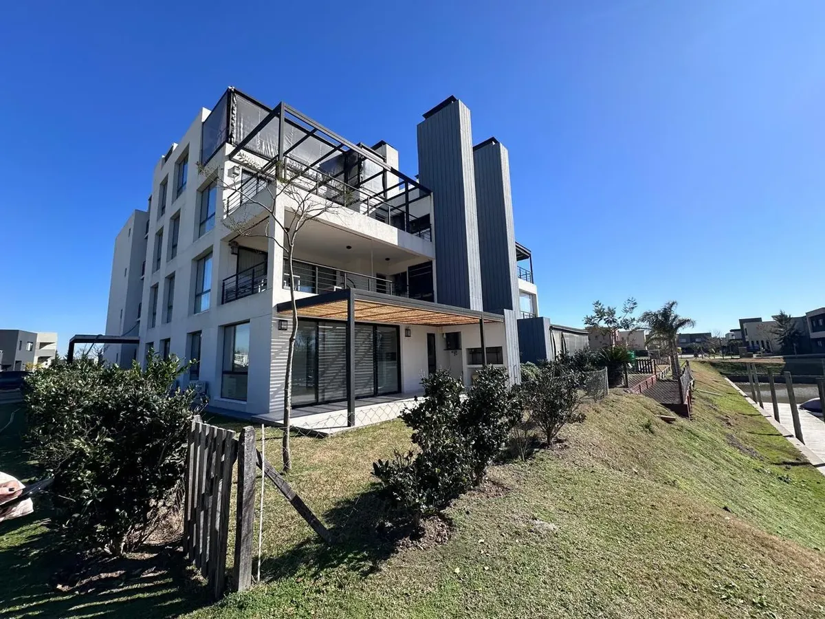 Two-bedroom apartment in El Canal, Villanueva, Tigre