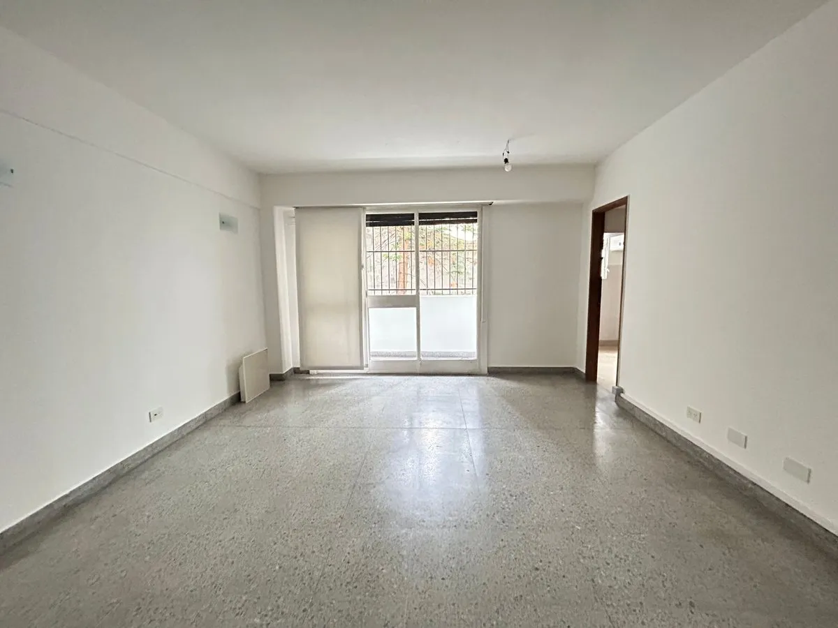Departamento de 2 ambientes con balcón en Balvanera