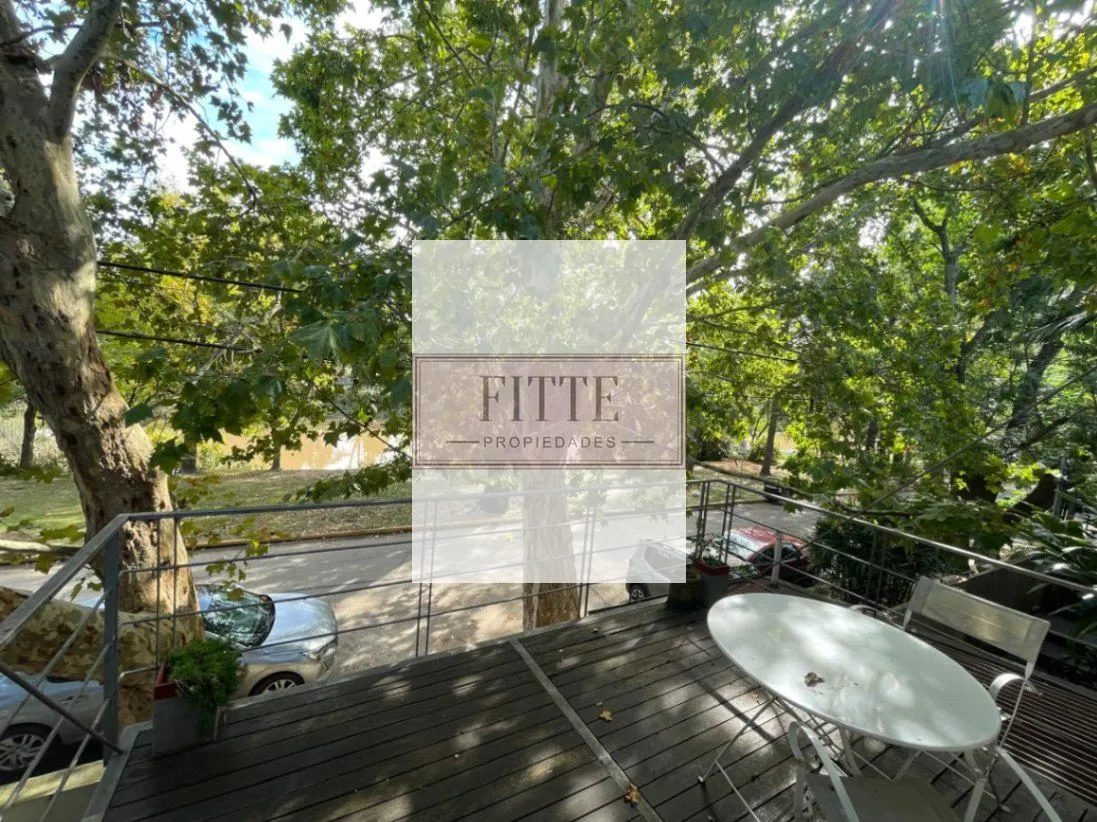 PH de três ambientes com 1 dormitório e pátio em Beccar