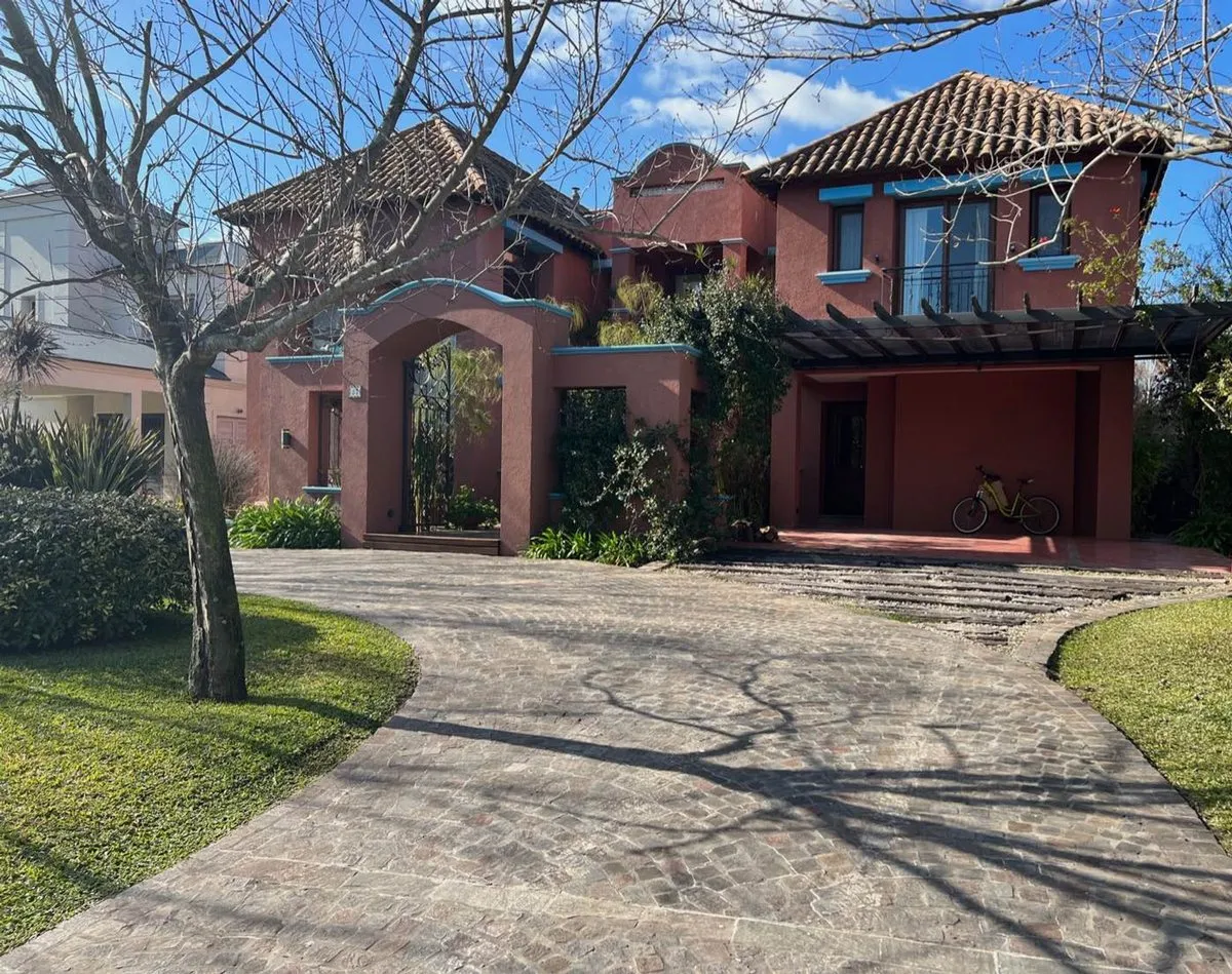 Apartamento mobiliado de cinco suítes em Las Caletas, Nordelta