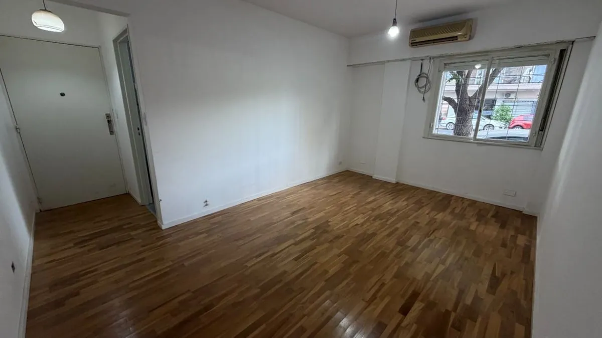 Apartamento de dois ambientes de frente em Villa Devoto