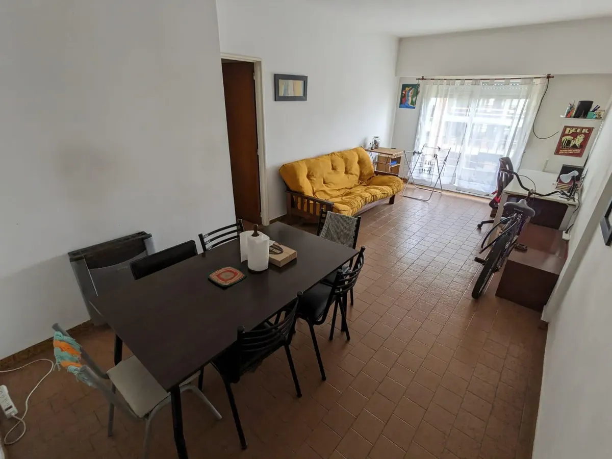 Piso 5 con balcón, 2 dormitorios