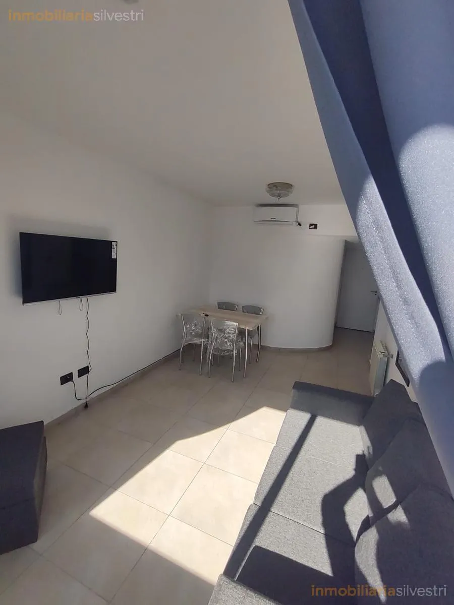 Apartamento de dois quartos mobiliado para aluguel temporário em La Plata
