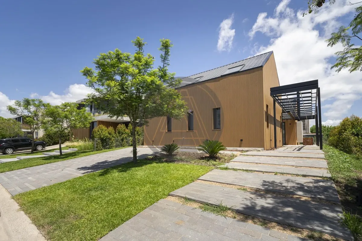 New-build four-bedroom house in Tigre, Nordelta Los Castaños