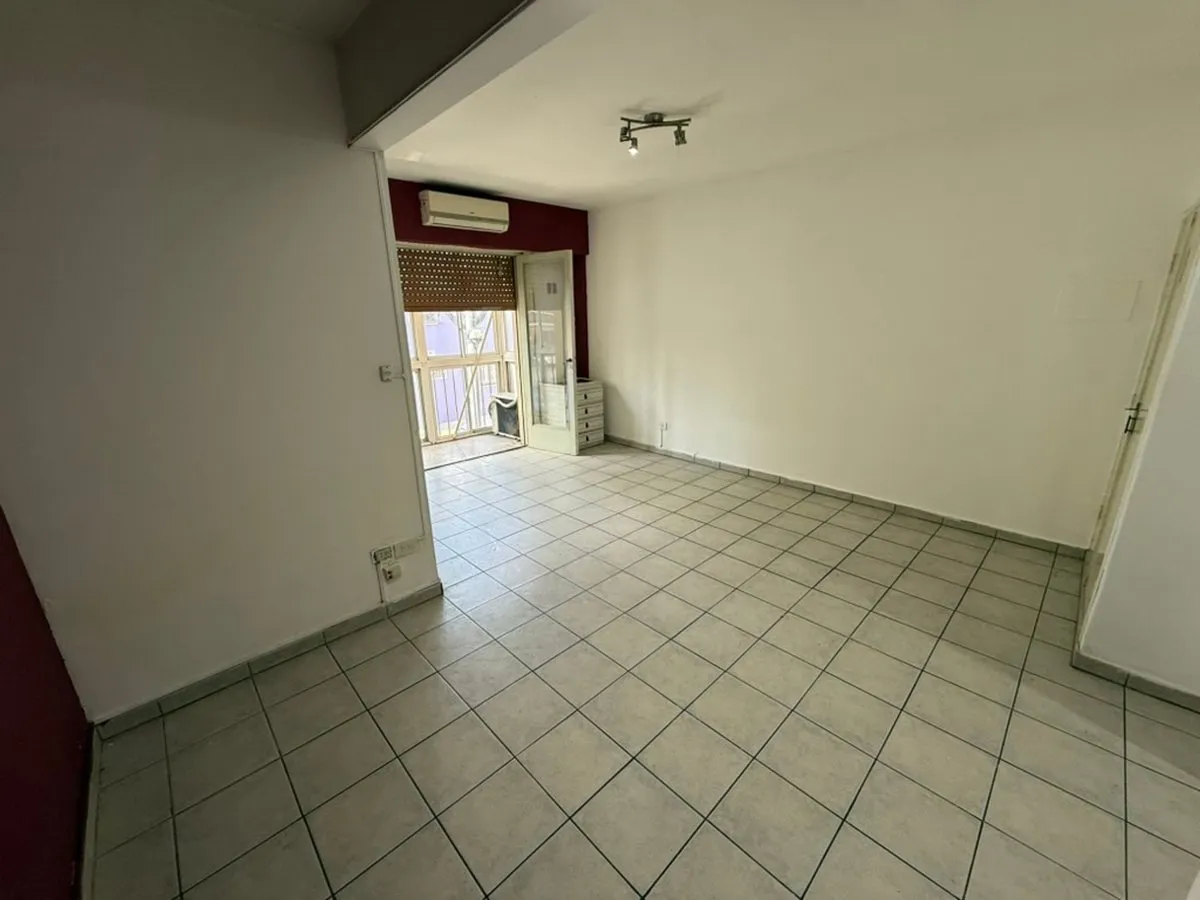 Studio apartment with balcony in Caballito