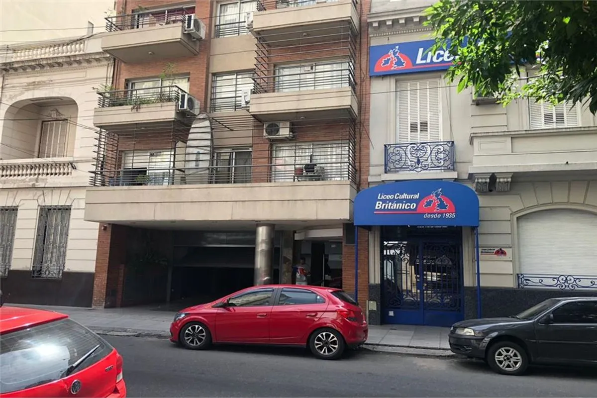 Квартира-студия 40 m² с балконом в Flores