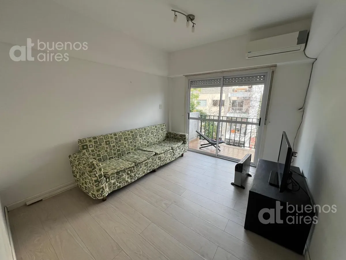 Departamento de 3 ambientes con balcón en Villa Pueyrredón