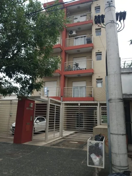 Kitnet de 1 ambiente com varanda em Haedo Centro Sur