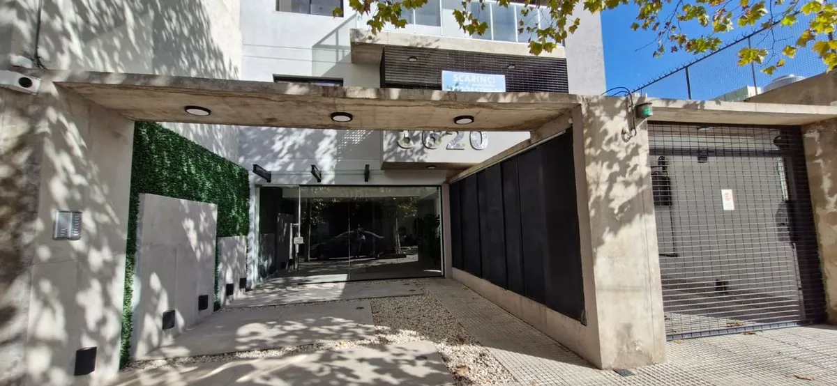 Departamento de 2 ambientes con cochera en Santos Lugares