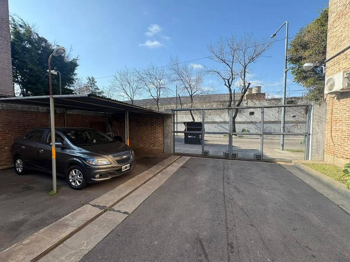 Departamento de 4 ambientes en alquiler en Flores