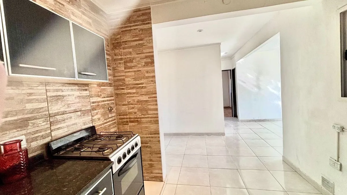 Apartamento tipo PH de 3 ambientes com vaga e terraço em Villa Tesei