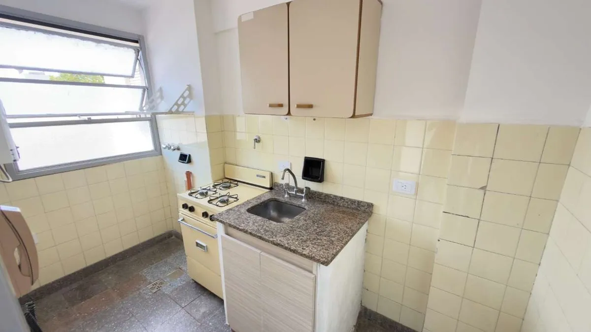 Departamento de 3 ambientes en Flores