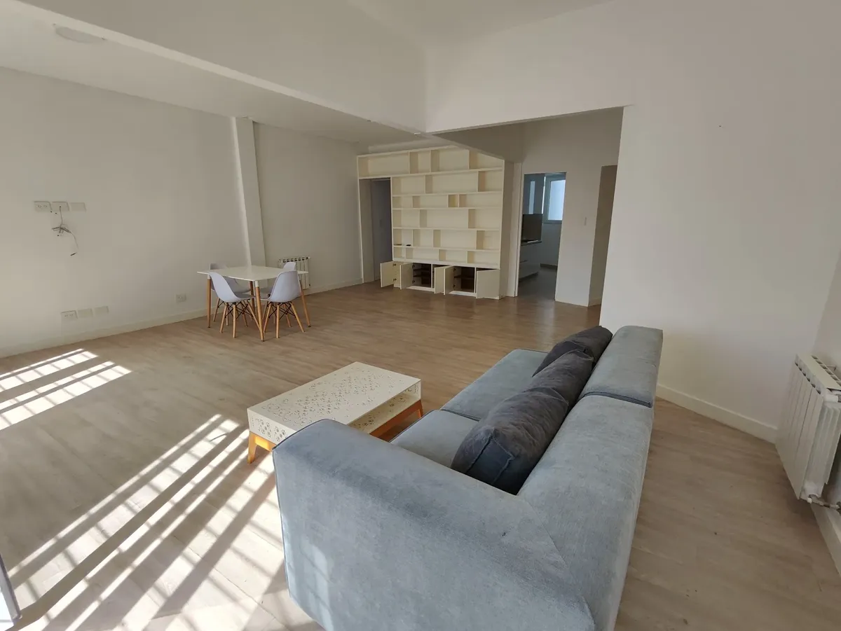 Two-bedroom apartment with balcony in Belgrano