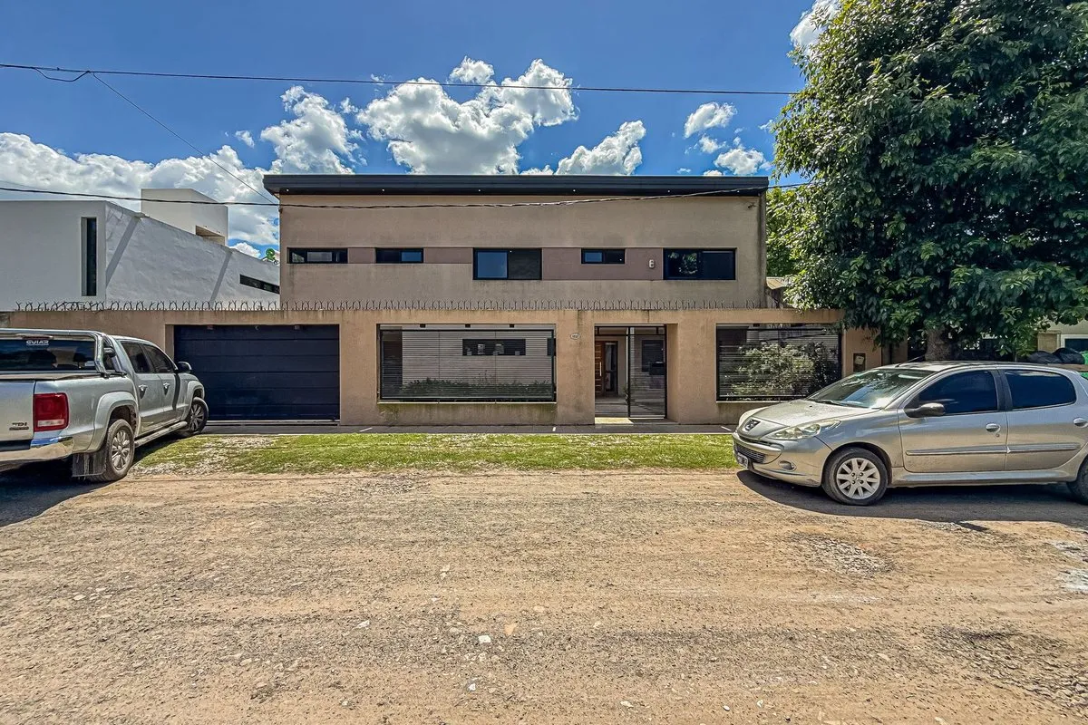 Casa para alugar em Villa Elisa com 4 quartos